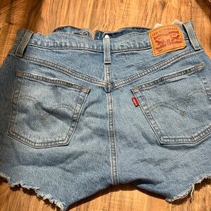 Levi's Classic Blue Jean 501 distressed Shorts size 29